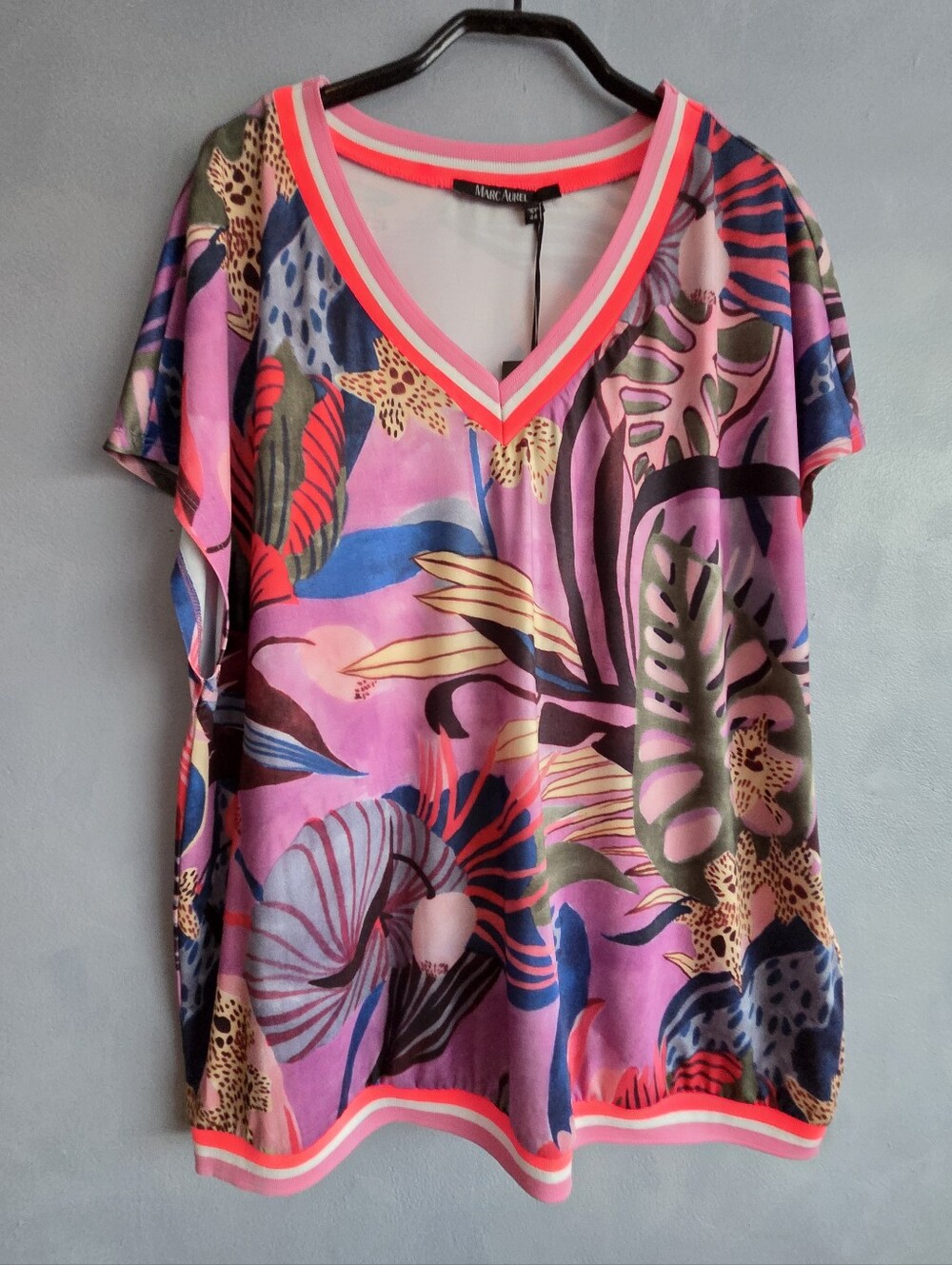 MARC AUREL TROPICAL ABSTRACT BOLD NEON STRIPE SHORT SLEEVE TOP SIZE 12 NWT
